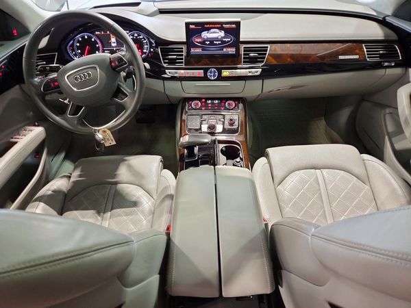 2017 AUDI A8 quattro L