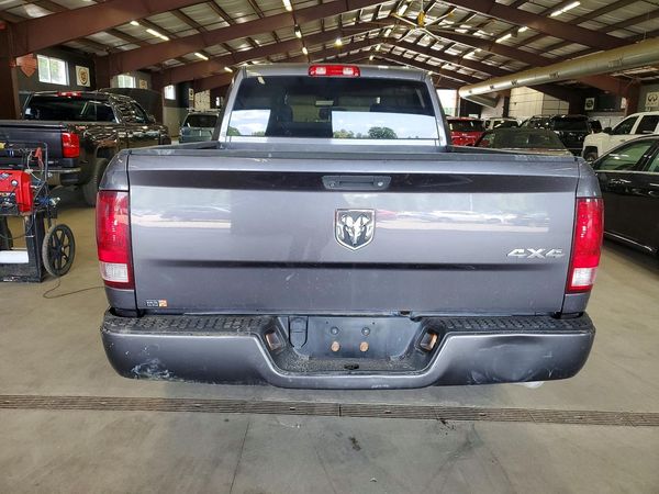 2018 RAM 1500 ST QUAD CAB 4X4