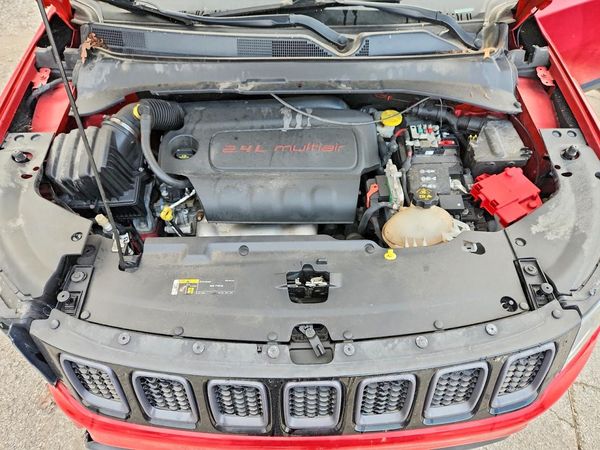 2020 JEEP COMPASS Trailhawk — Engine bay