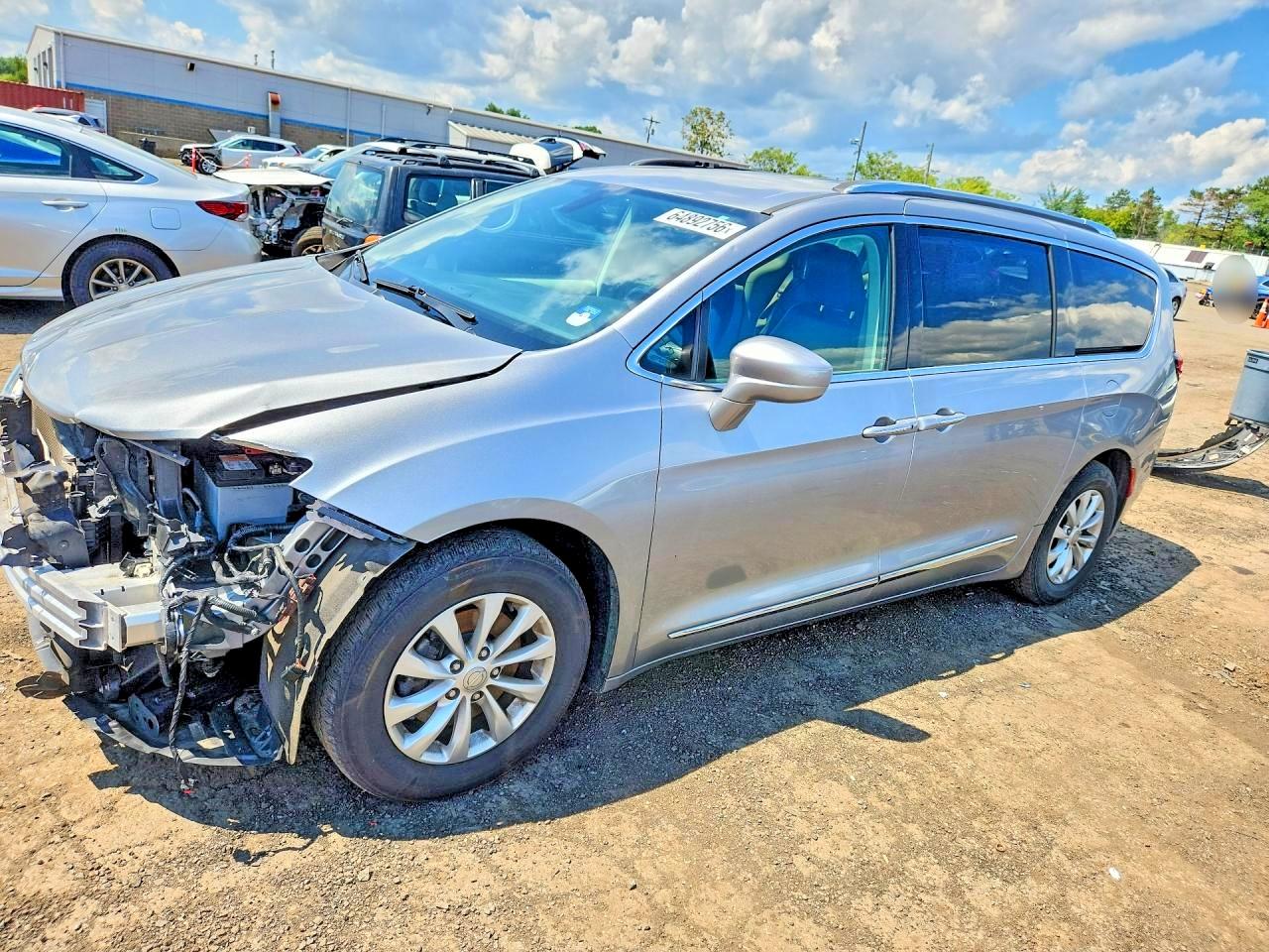 2019 CHRYSLER PACIFICA