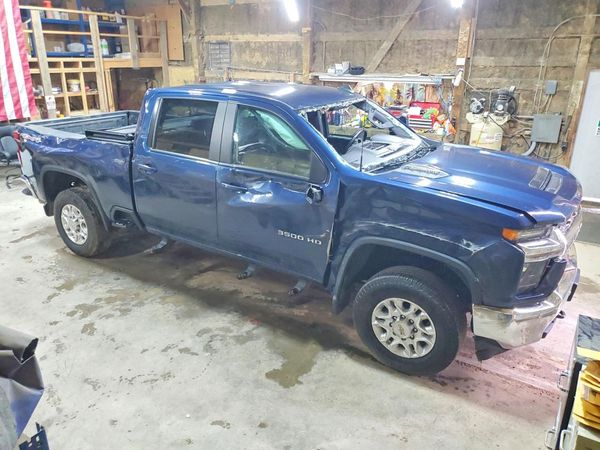 2022 CHEVROLET SILVERADO LT
