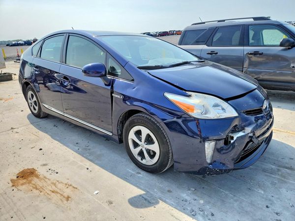 2014 TOYOTA PRIUS