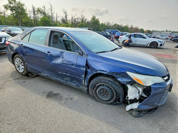 2015 TOYOTA CAMRY