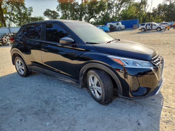 2023 NISSAN KICKS S