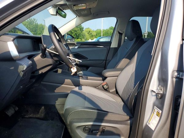 2025 VOLKSWAGEN TIGUAN 4Motion SE