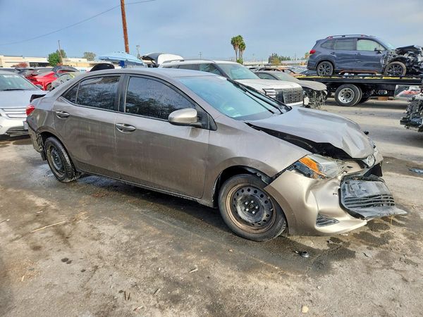 2017 TOYOTA COROLLA — Passenger 3/4