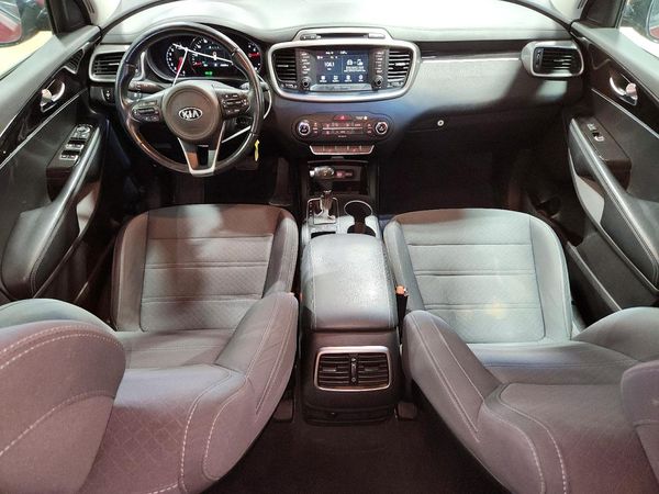2017 KIA SORENTO L, LX