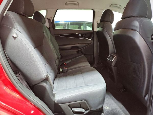 2017 KIA SORENTO L, LX