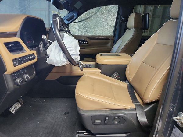 2021 CHEVROLET SUBURBAN Premier — DENT