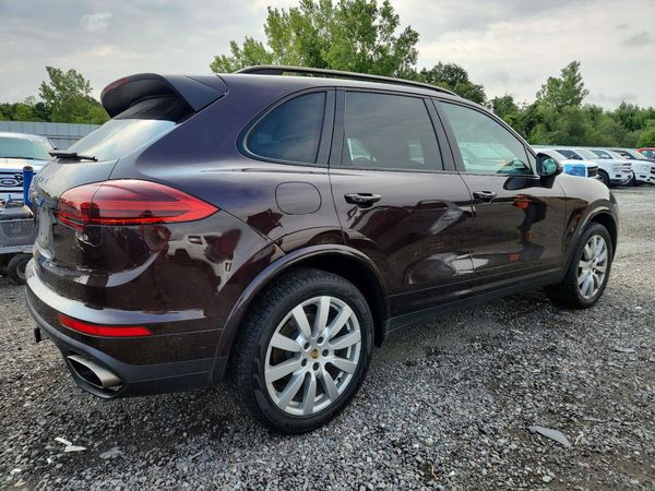 2018 PORSCHE CAYENNE