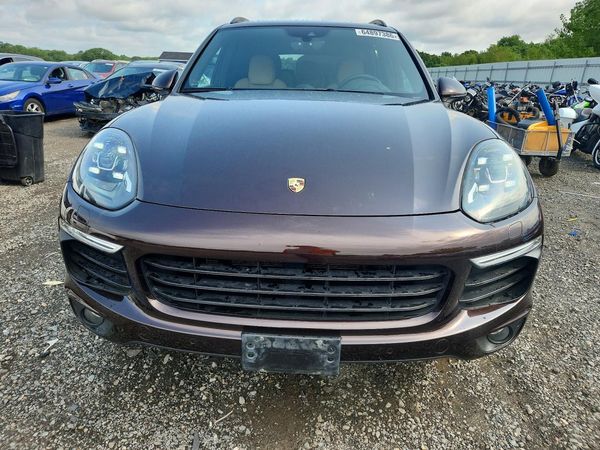 2018 PORSCHE CAYENNE