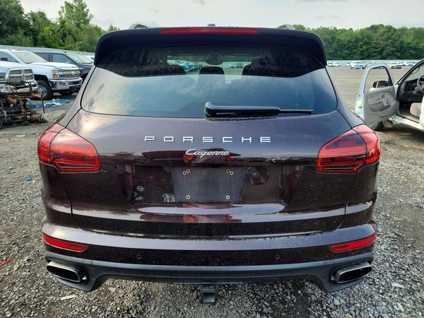 2018 PORSCHE CAYENNE