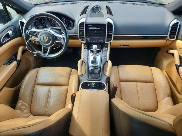 2018 PORSCHE CAYENNE