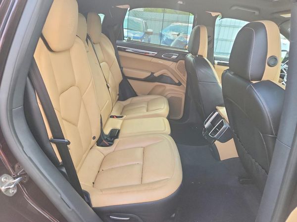 2018 PORSCHE CAYENNE