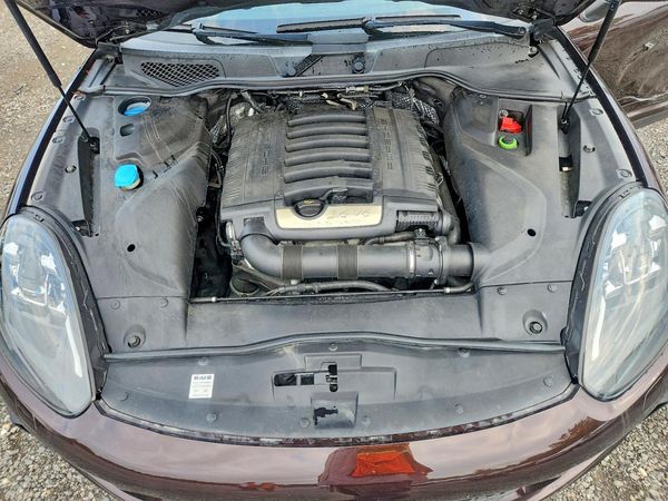 2018 PORSCHE CAYENNE