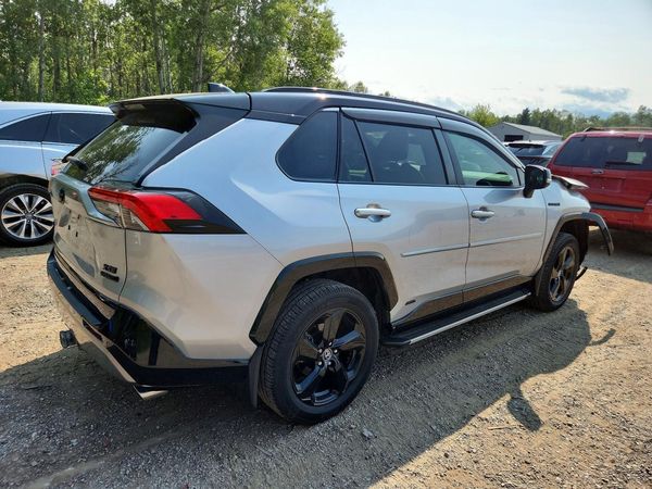 2020 TOYOTA RAV4 XLE HV