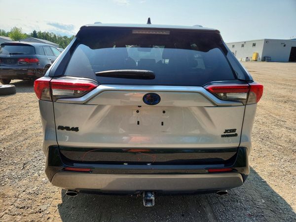 2020 TOYOTA RAV4 XLE HV