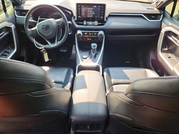 2020 TOYOTA RAV4 XLE HV