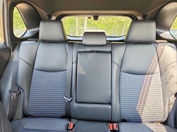 2020 TOYOTA RAV4 XLE HV