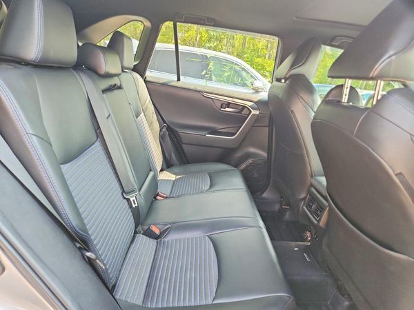 2020 TOYOTA RAV4 XLE HV