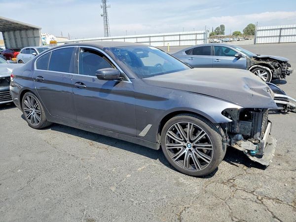 2022 BMW 530