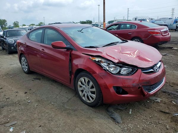 2013 HYUNDAI ELANTRA