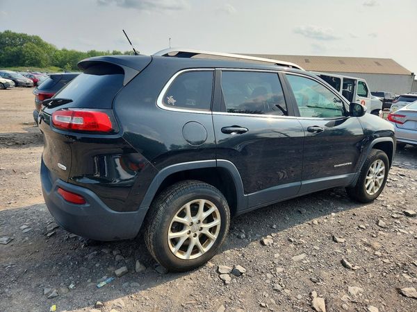 2015 JEEP CHEROKEE LATITUDE 4X4