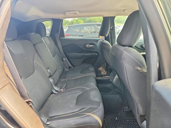 2015 JEEP CHEROKEE LATITUDE 4X4