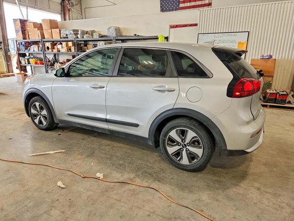 2017 KIA NIRO