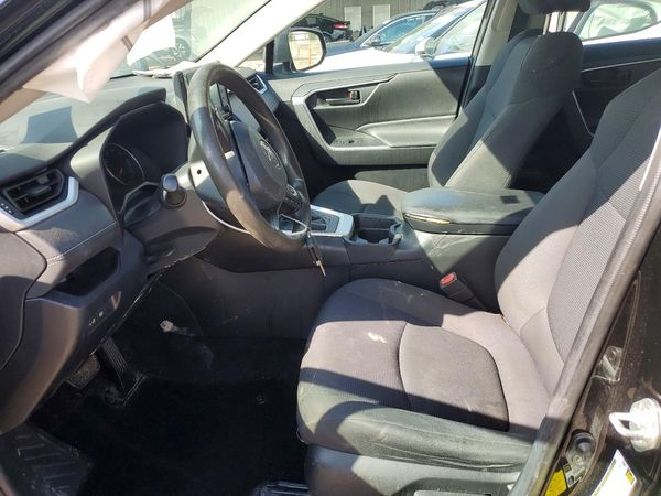 2020 TOYOTA RAV4 LE — DENT