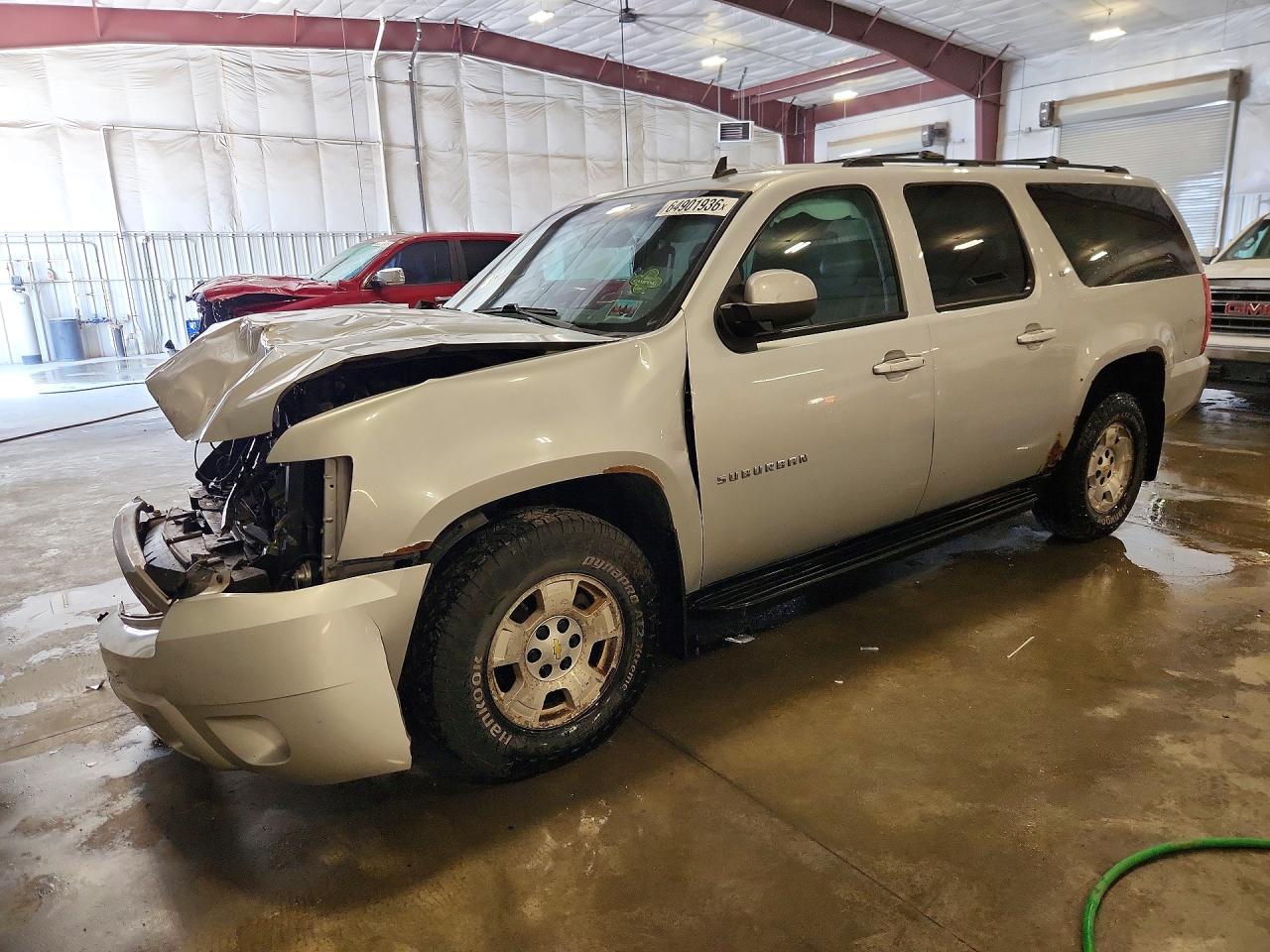 2012 CHEVROLET SUBURBAN LT — Front 3/4