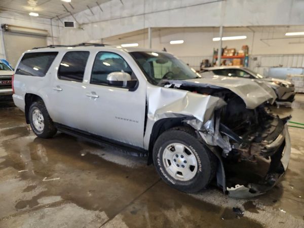 2012 CHEVROLET SUBURBAN LT — Passenger 3/4