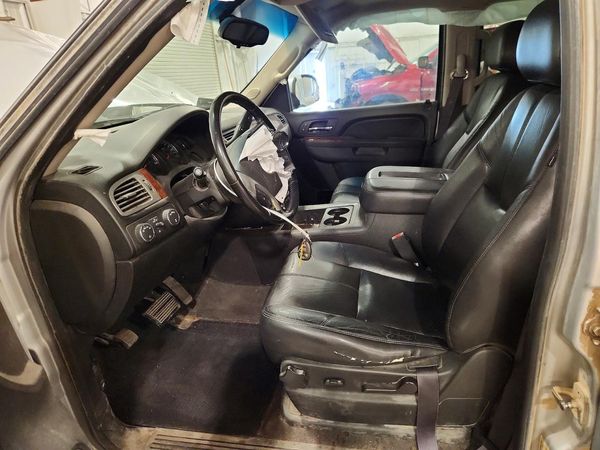 2012 CHEVROLET SUBURBAN LT — DENT
