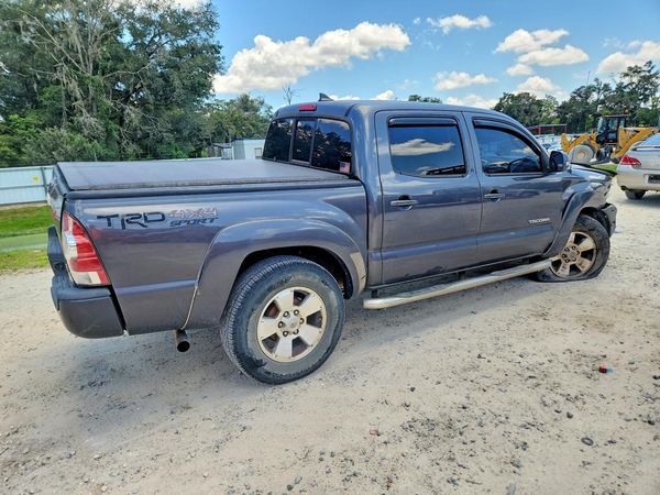 2015 TOYOTA TACOMA Delux Grade