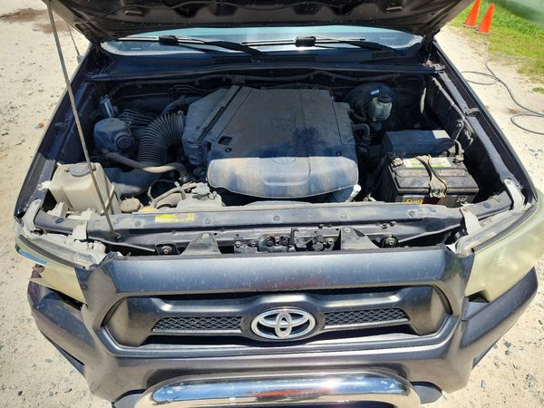 2015 TOYOTA TACOMA Delux Grade