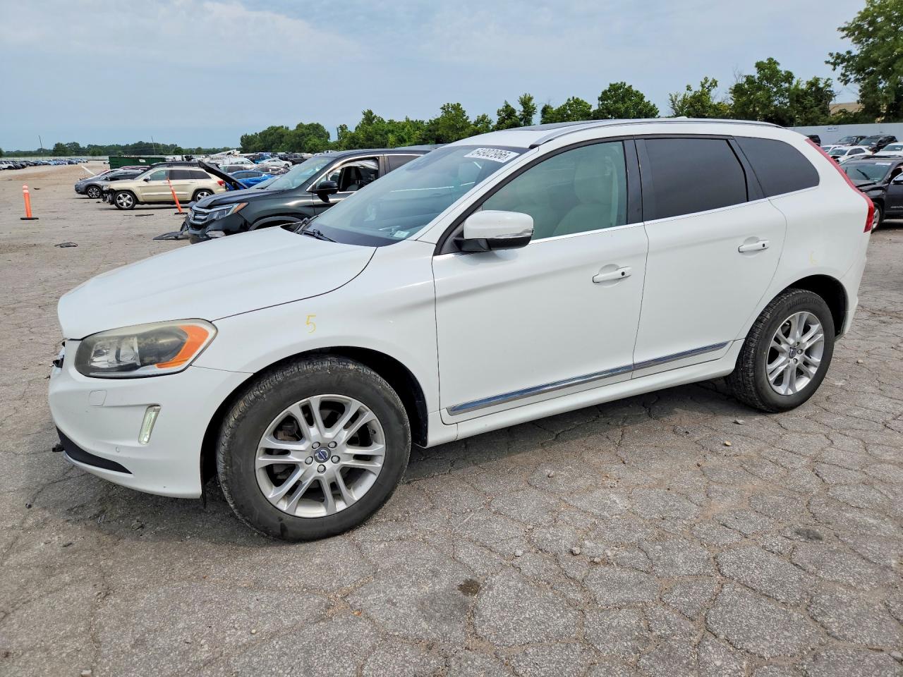 2016 VOLVO XC60