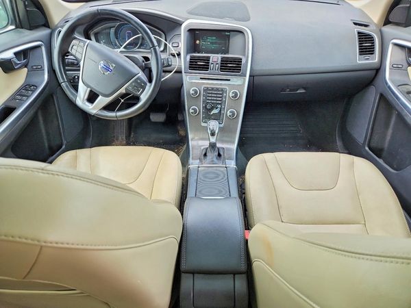 2016 VOLVO XC60