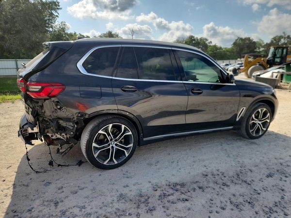 2020 BMW 1100 sDrive40i
