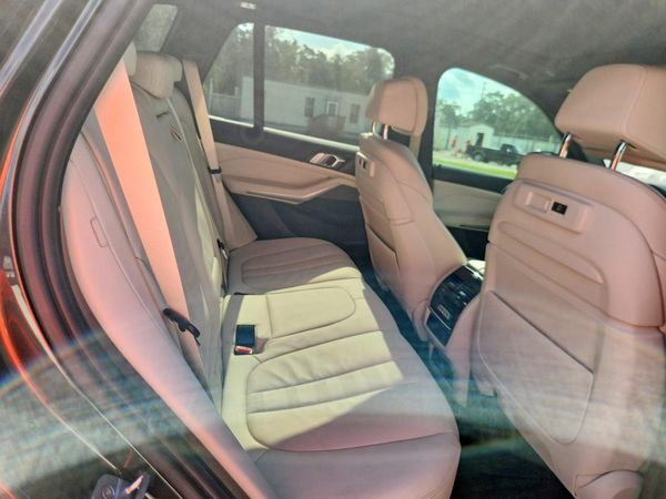 2020 BMW 1100 sDrive40i