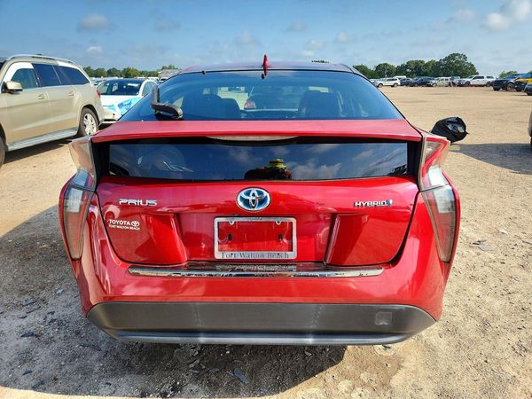 2016 TOYOTA PRIUS
