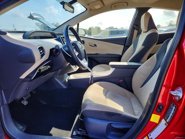 2016 TOYOTA PRIUS