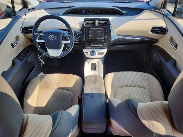 2016 TOYOTA PRIUS
