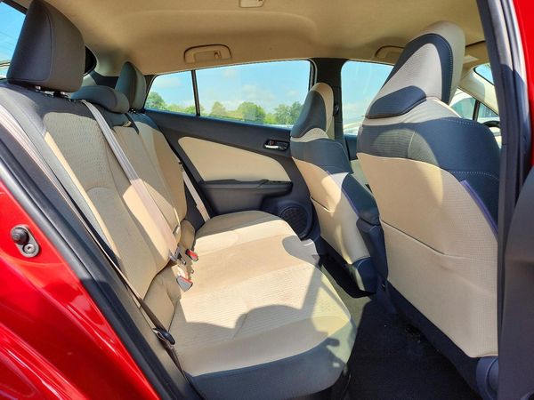 2016 TOYOTA PRIUS