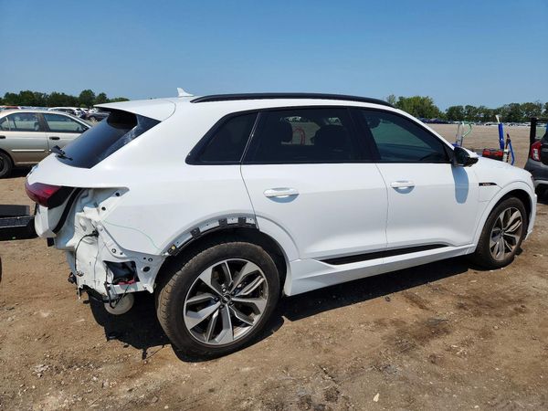 2021 AUDI E-TRON quattro Premium Plus