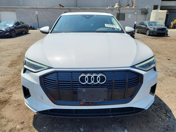 2021 AUDI E-TRON quattro Premium Plus