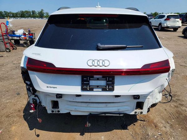 2021 AUDI E-TRON quattro Premium Plus
