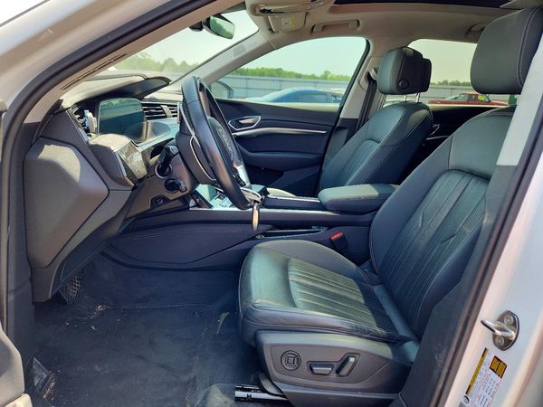 2021 AUDI E-TRON quattro Premium Plus