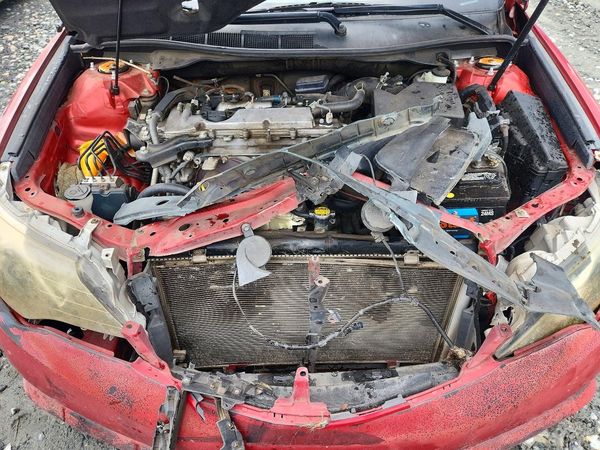 2012 TOYOTA CAMRY — Engine bay