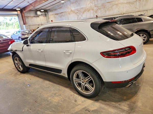 2016 PORSCHE MACAN