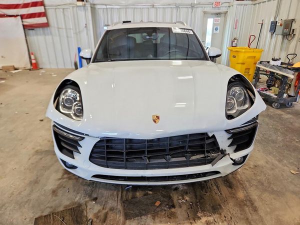 2016 PORSCHE MACAN